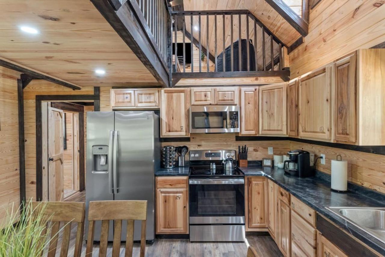 Private W King Bed And Private Hot Tub Rogers