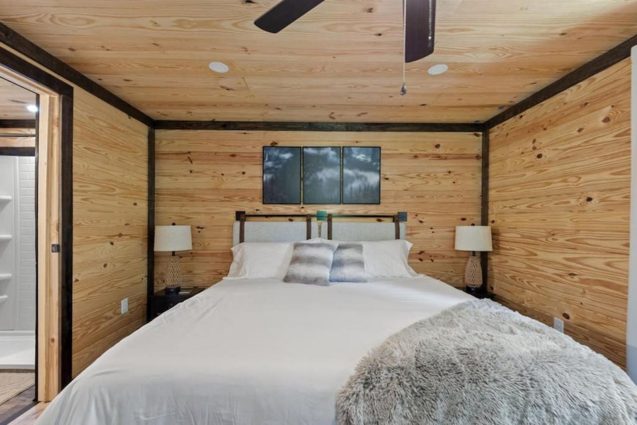 Casa vacanze Private W King Bed And Private Hot Tub