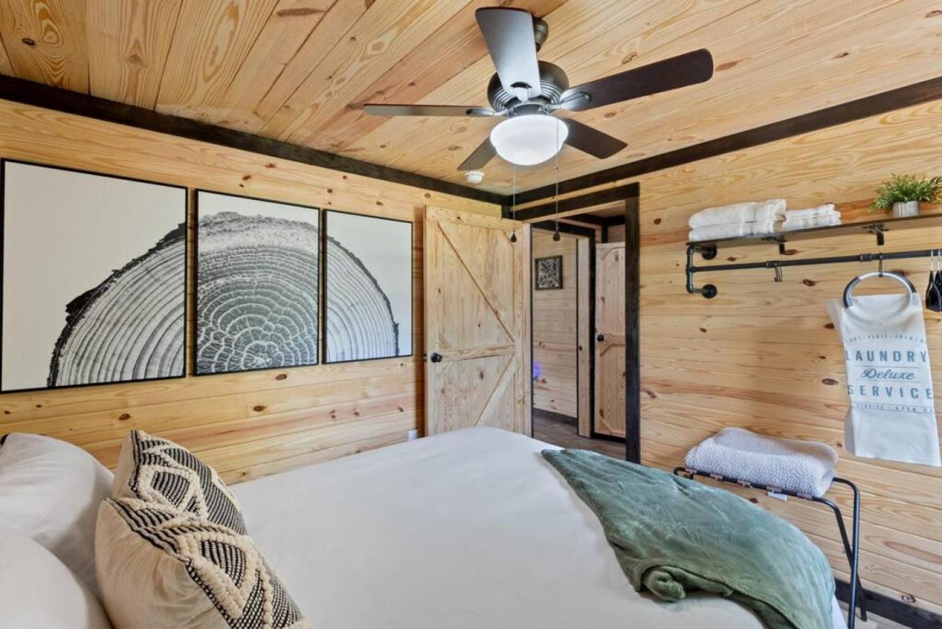 Private W King Bed And Private Hot Tub Rogers